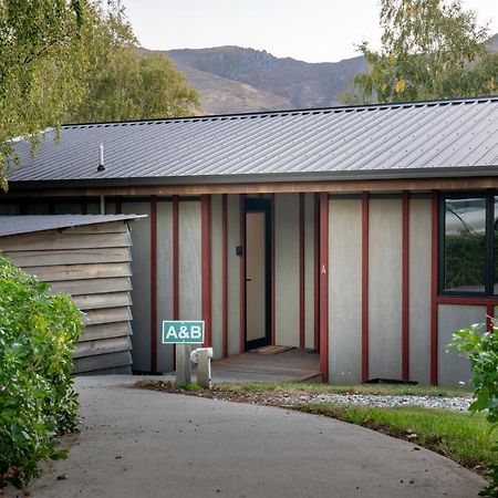Private And Peaceful Studio Apartment Wanaka Exteriör bild